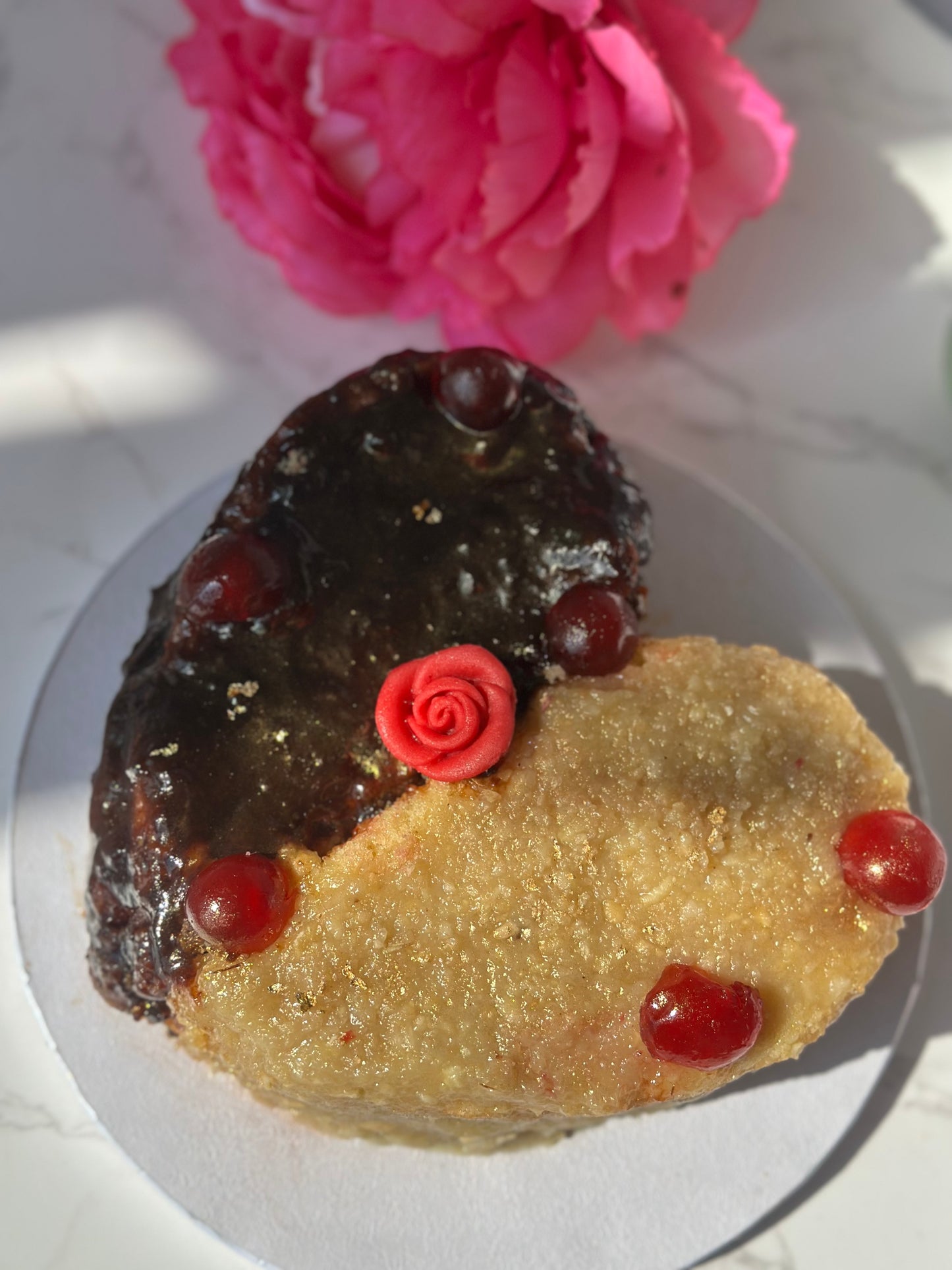 Heart-Shaped Bolo di Pruimu & Cashew Cake